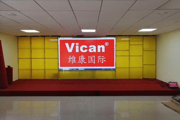 投影儀和拼接屏有什么區(qū)別，優(yōu)缺點有哪些